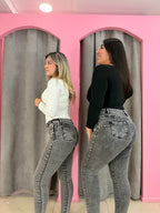 PITILLO GRIS TACHAS