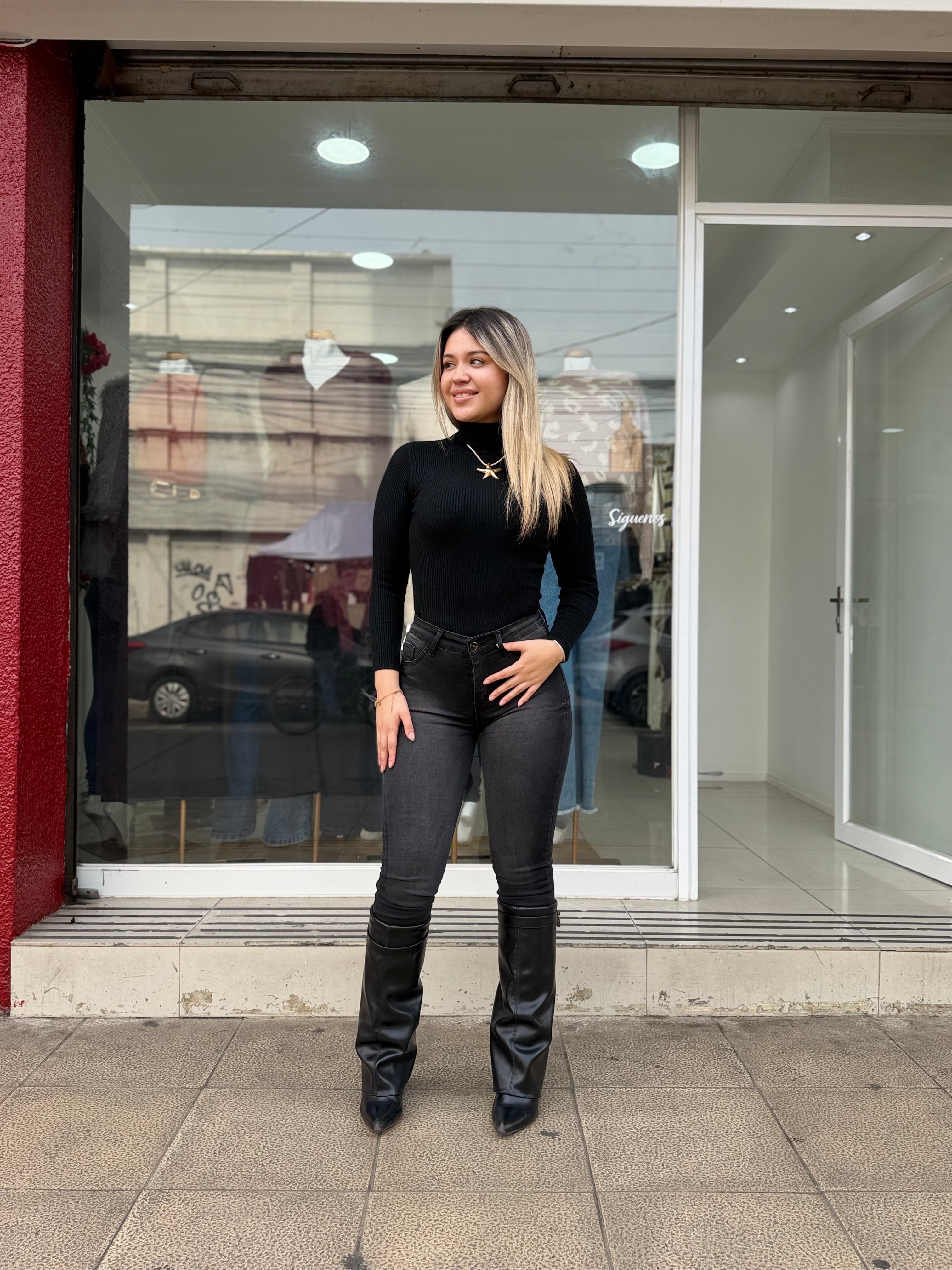 Skinny Tapeta Gris PRE-VENTA